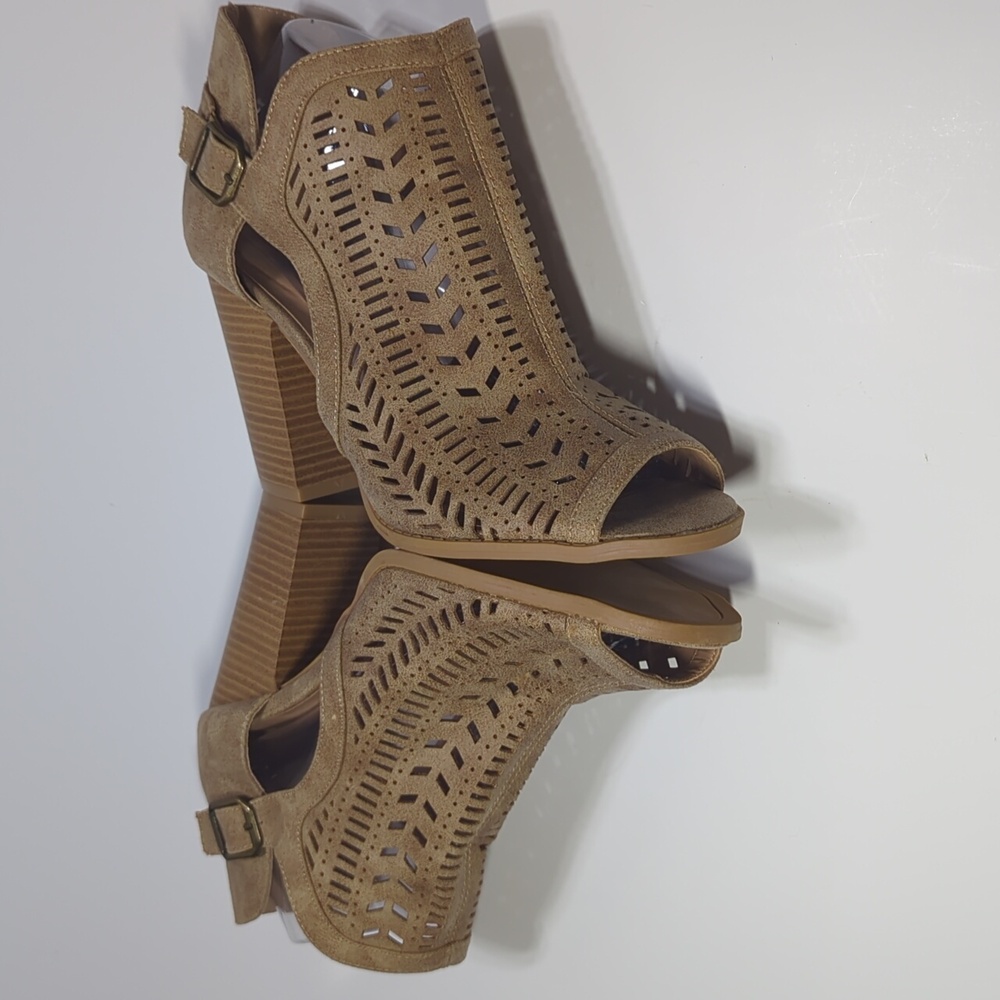 Altar'd State Women's Tan Peep-Toe Block Heel Sandals Size 10 - Picture 7 of 13